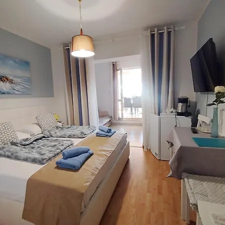 ゲストハウス Rooms And Apartments Porto Del Mar B&B