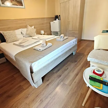 Rooms And Apartments Porto Del Mar B&B ゲストハウス