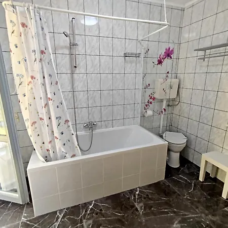 B & B Rooms And Apartments Porto Del Mar בית הארחה 3*