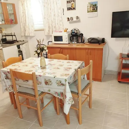 Rooms And Apartments Porto Del Mar B&B ゲストハウス 3*