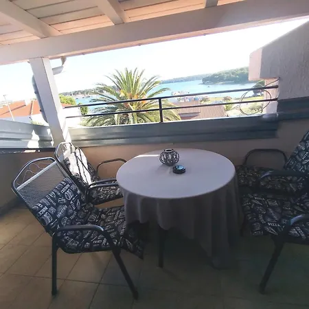 ゲストハウス Rooms And Apartments Porto Del Mar B&B メドゥリン